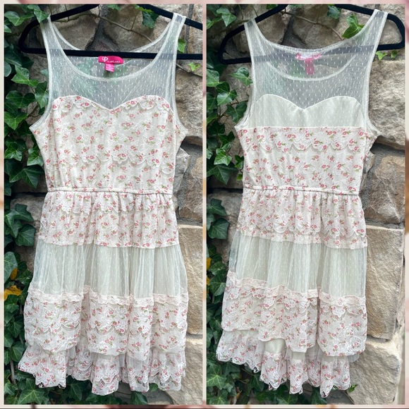 🥑2/$29~Juniors' UP Ultra Pink Floral Lace Dress~Medium - Picture 3 of 14